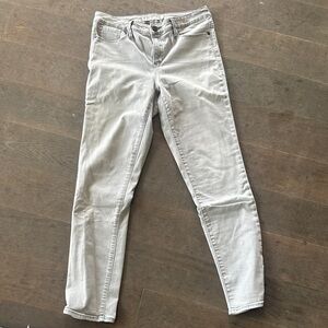 Athleta Light Gray Skinny Jeans- sculptek